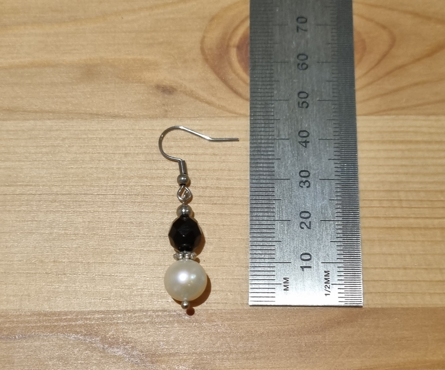Black and freshwater pearl stainless steel dangle earrings