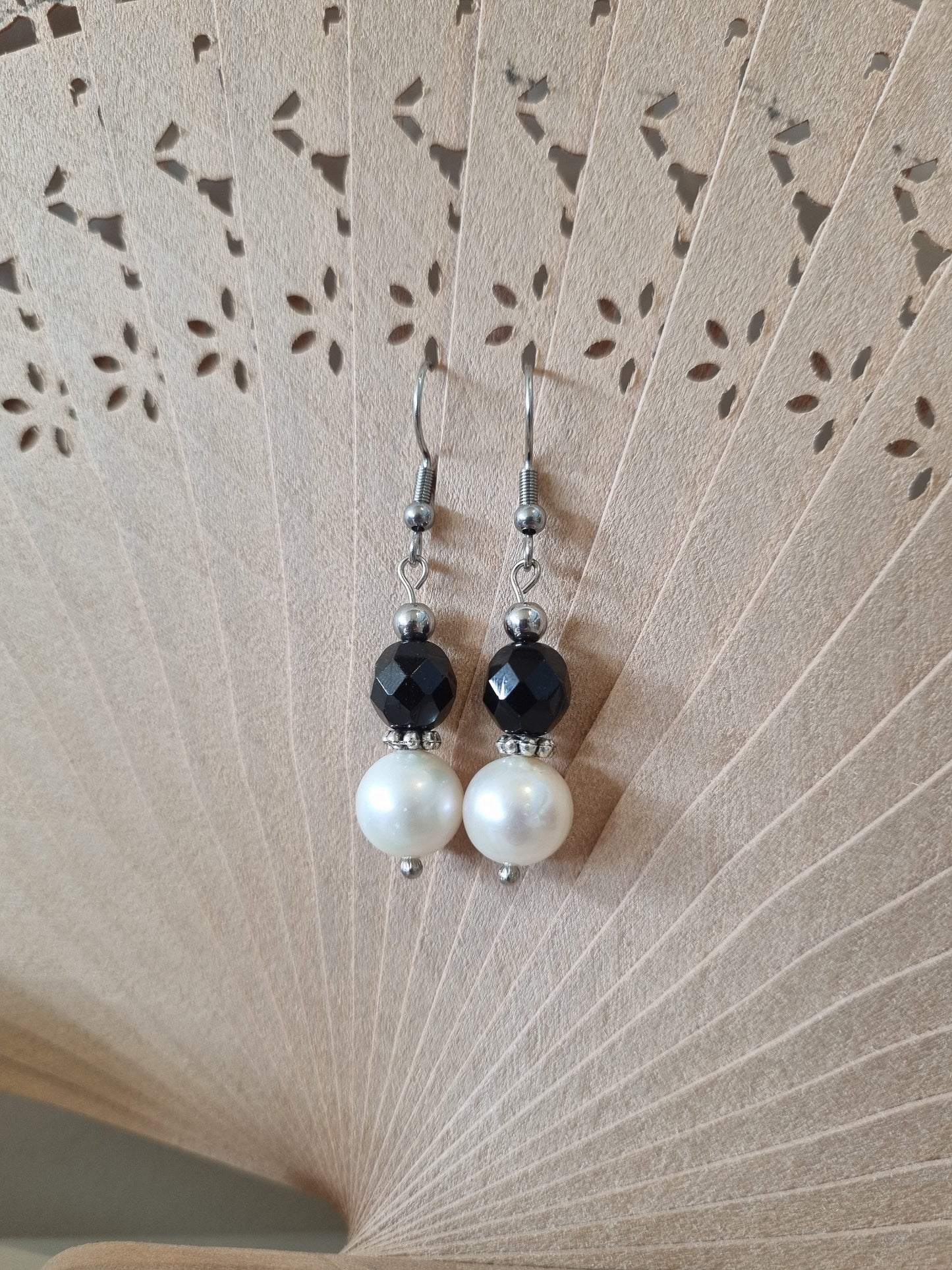 Black and freshwater pearl stainless steel dangle earrings