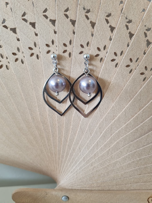 Rhodium leaf with Mauve Swarovski glass pearl