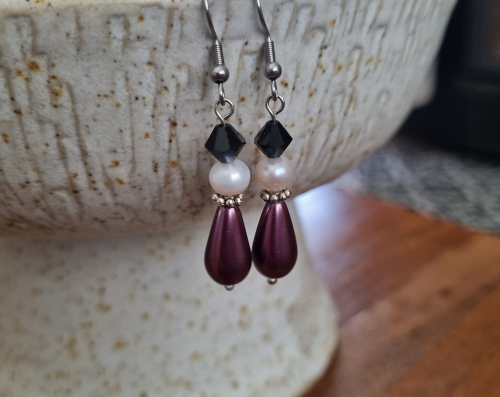 Purple teardrop and freshwater pearl dangle earrings